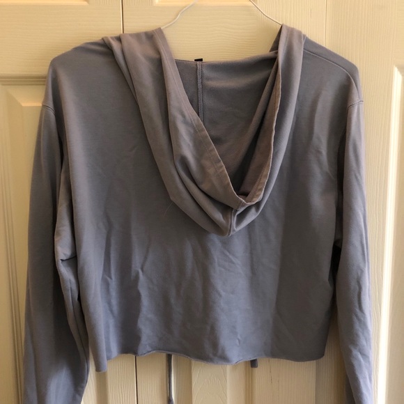 Express Lace-Up Crop Hoodie - Picture 4 of 8